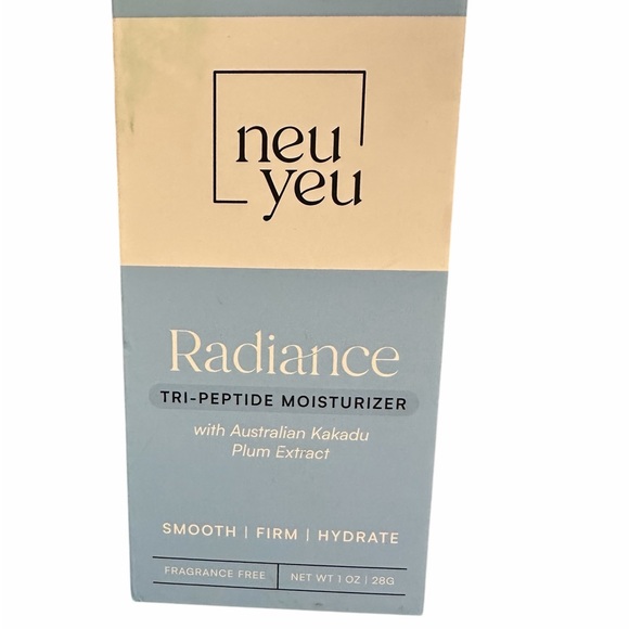 Tri-Peptide Moisturizer - Blue and Cream - Picture 7 of 7